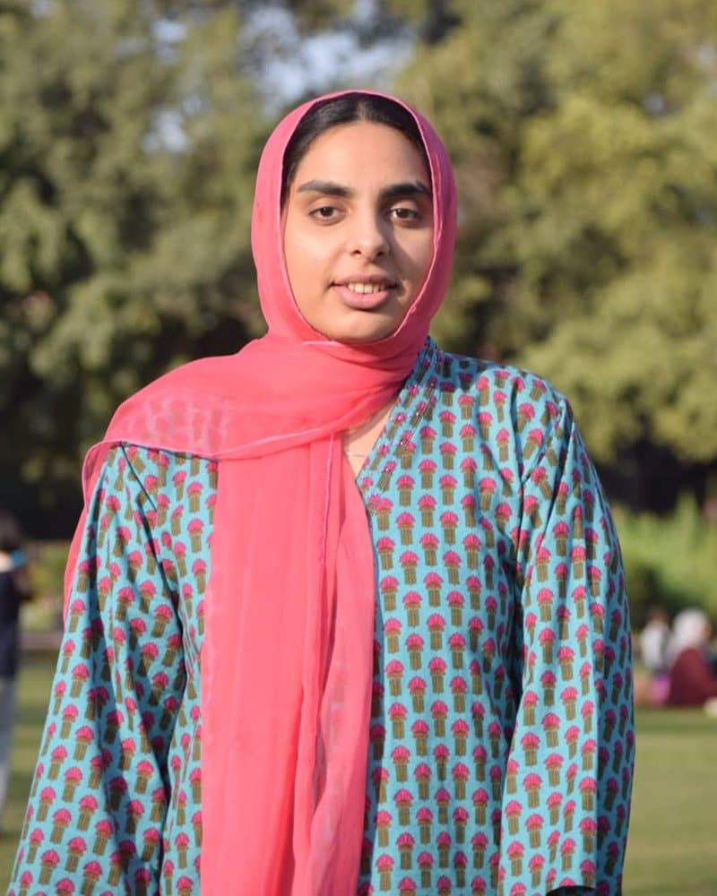 Warda Sheraz, Software Engineer at Devflovv
